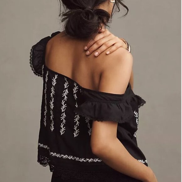 Anthropologie - Stylish Boho Embroidered Top – Perfect for Any Occasion - Picture 2 of 5